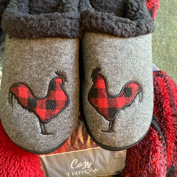 NWT Cozy bundle - Picture 10 of 12